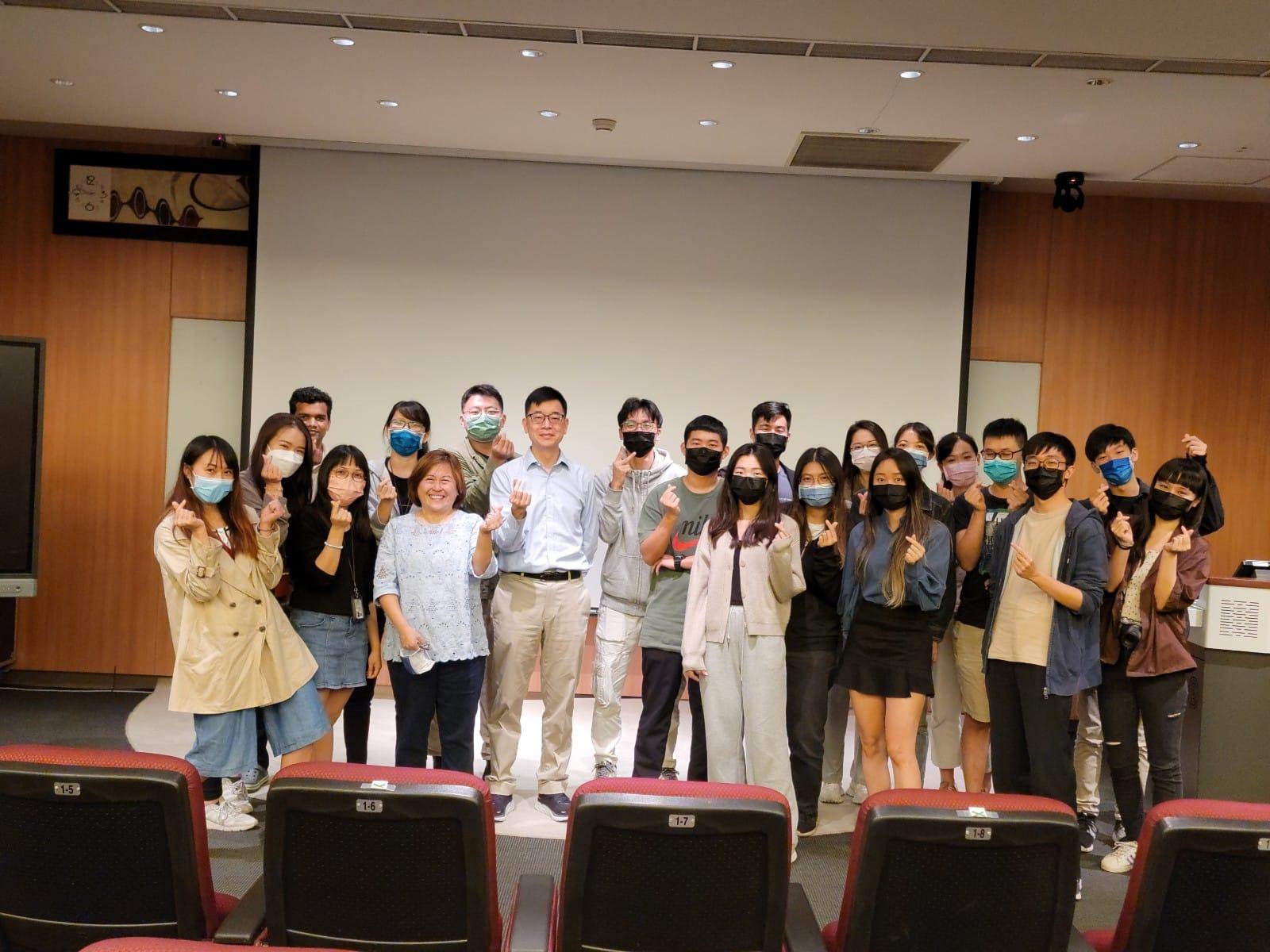 Photograph accompanying the National Taiwan University visit